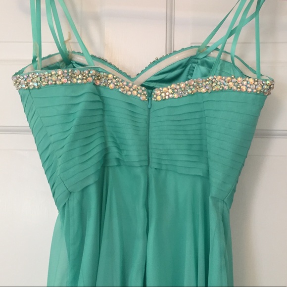 PROM DRESS - Picture 4 of 7